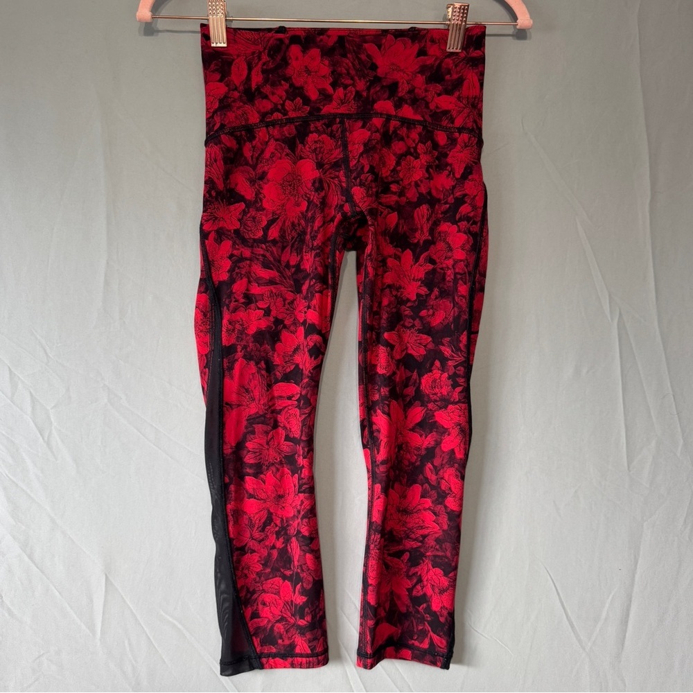 Lululemon Womens Train Times Crop Red Black Floral Yoga Leggings Size 4 Fitness